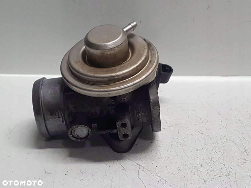 FABIA POLO 1.9 TDI 101KM ZAWÓR EGR 038131501M - 9