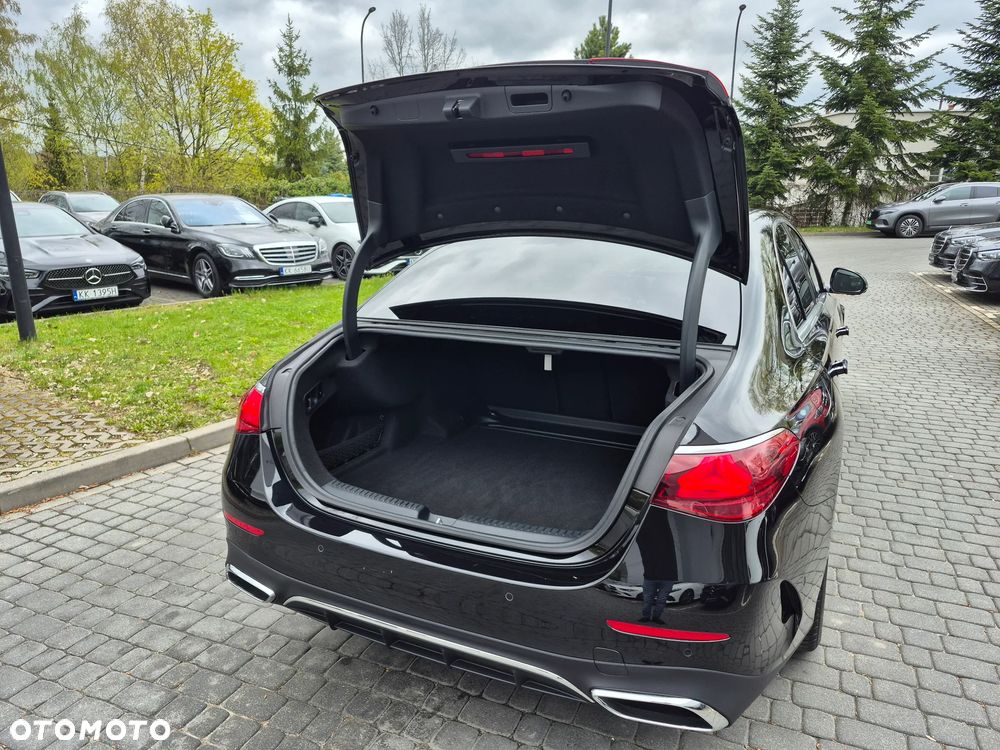 Mercedes-Benz Klasa E 220 d mHEV 4-Matic AMG 9G-Tronic - 24
