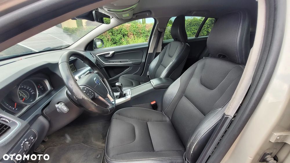 Volvo V60 D4 Drive-E Momentum - 8