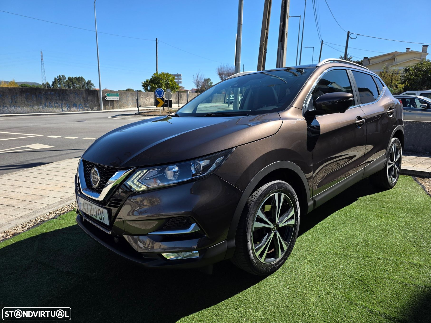 Nissan Qashqai 1.3 DIG-T N-Connecta J18 - 4