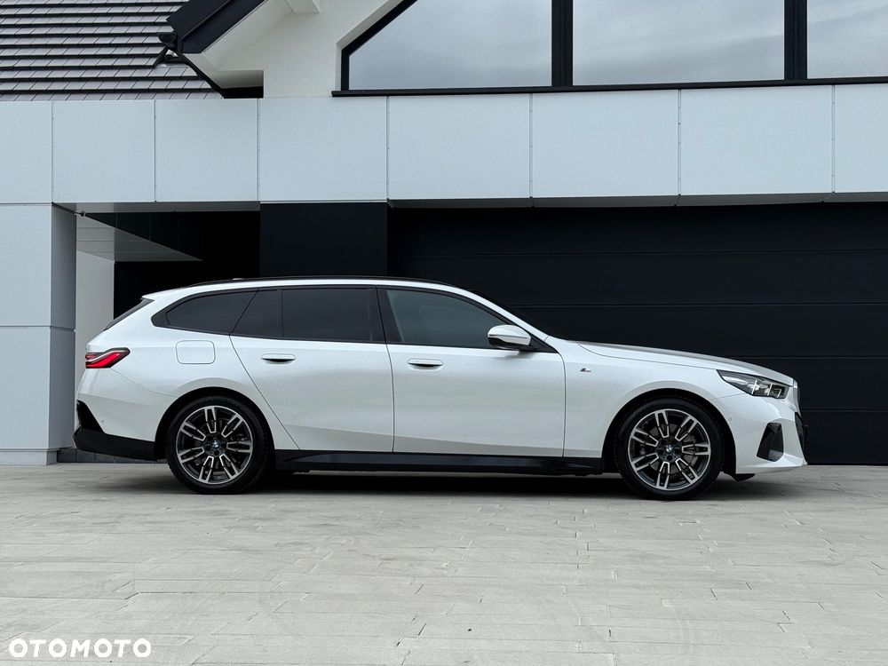 BMW Seria 5 520d xDrive Touring - 28