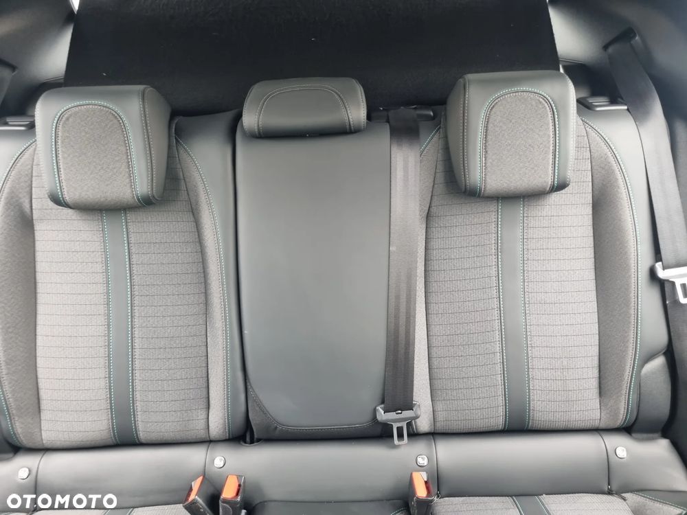 Peugeot 2008 1.5 BlueHDi Allure Pack S&S - 30