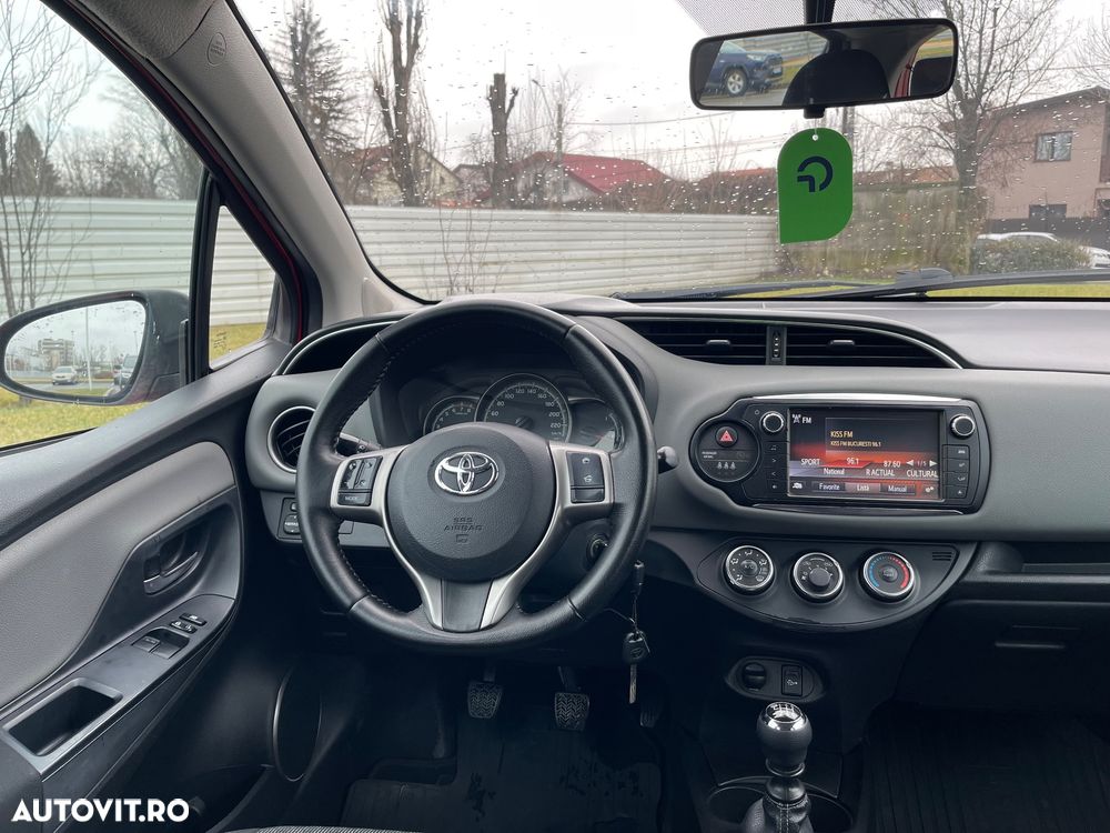 Toyota Yaris - 12