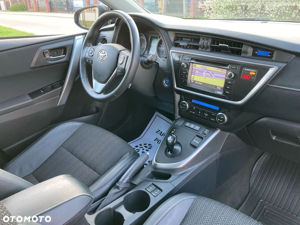 Toyota Auris 1.8 HSD Luna - 19