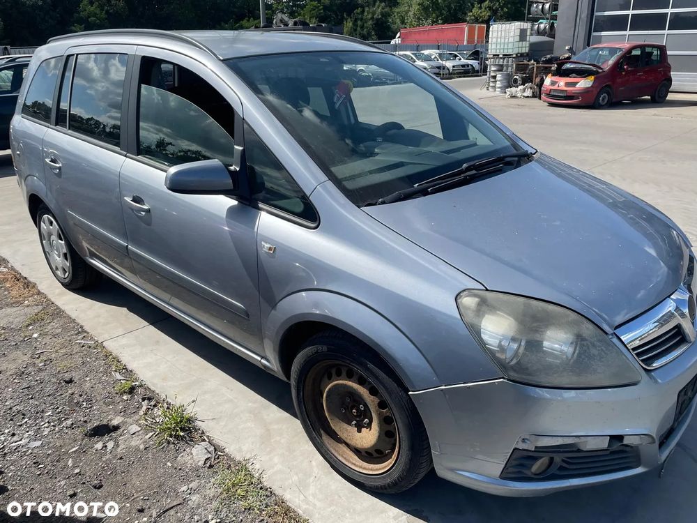 Opel ZAFIRA A na części Kolor:82L - 1