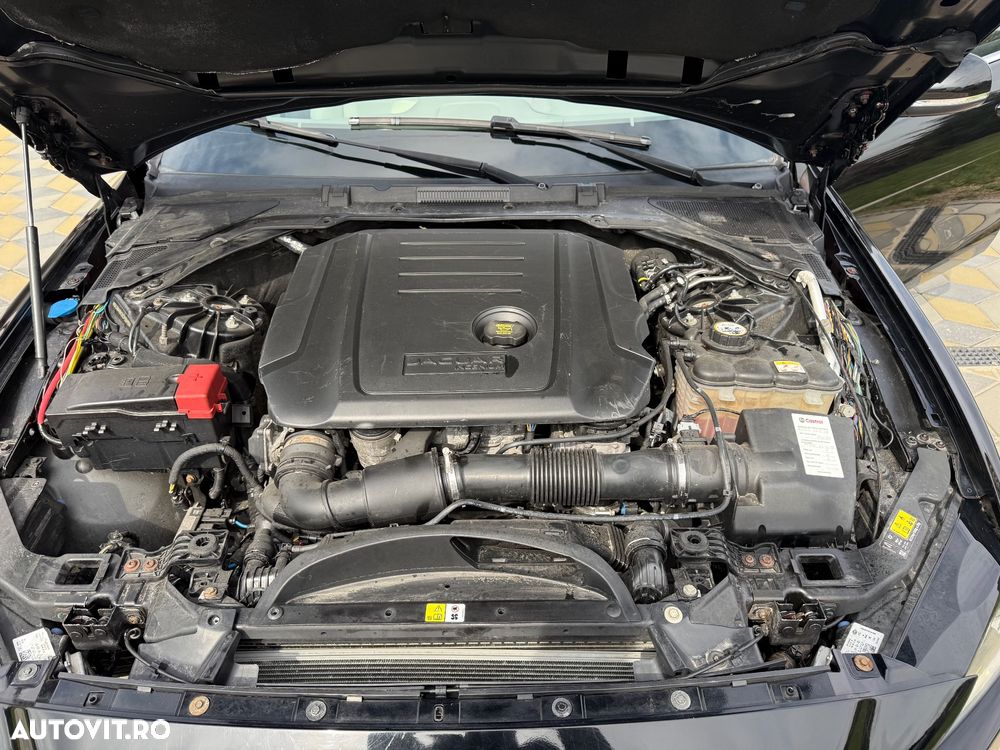 Jaguar XE D180 Aut. R-Dynamic SE - 25