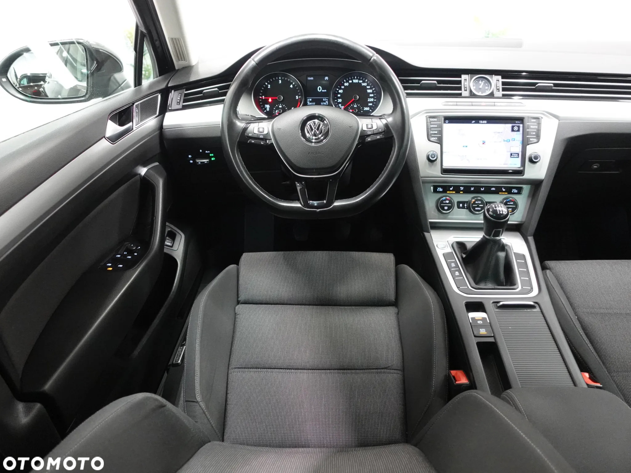 Volkswagen Passat 2.0 TDI BMT Comfortline - 32