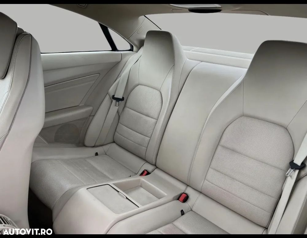 Mercedes-Benz E - 11