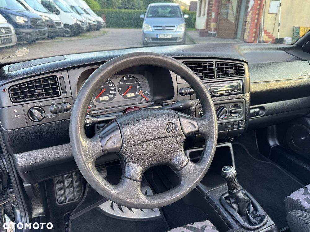 Volkswagen Golf - 11