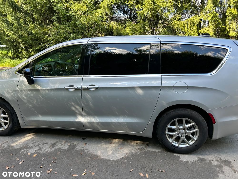 Chrysler Pacifica - 8