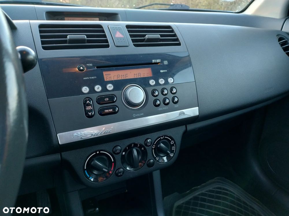 Suzuki Swift 1.3 GS / Premium 4WD - 32