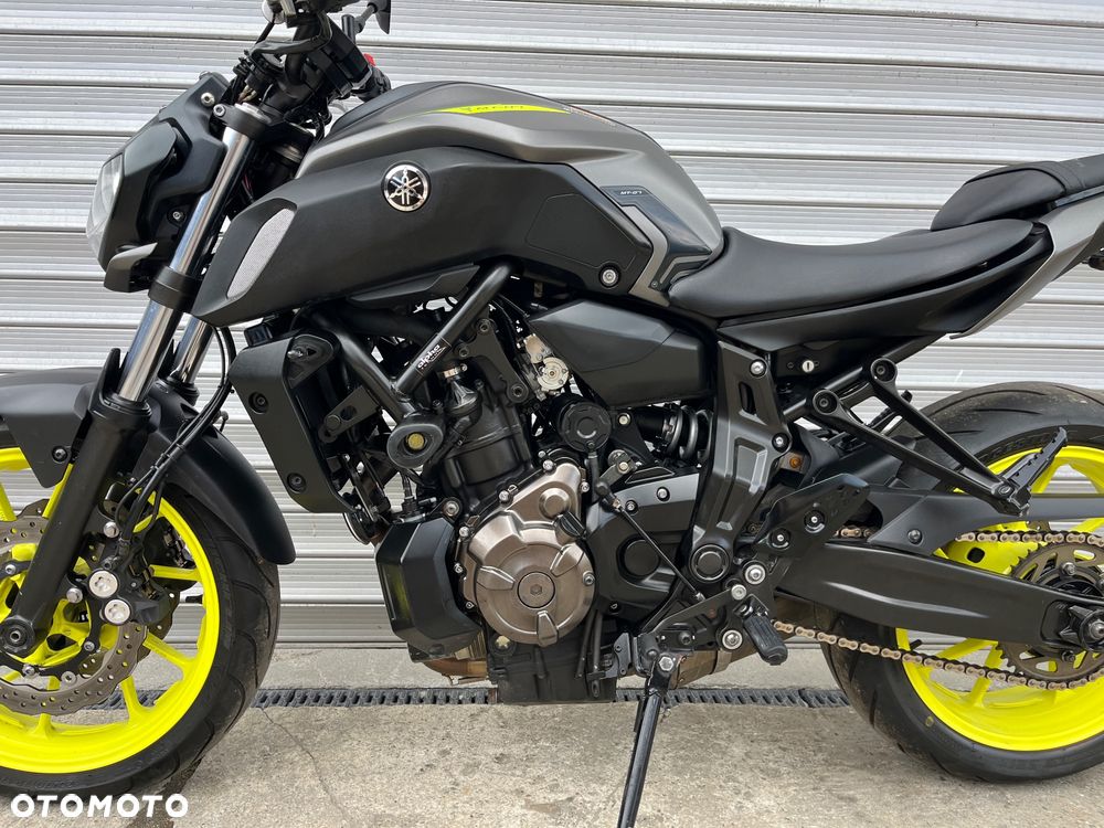 Yamaha MT - 32
