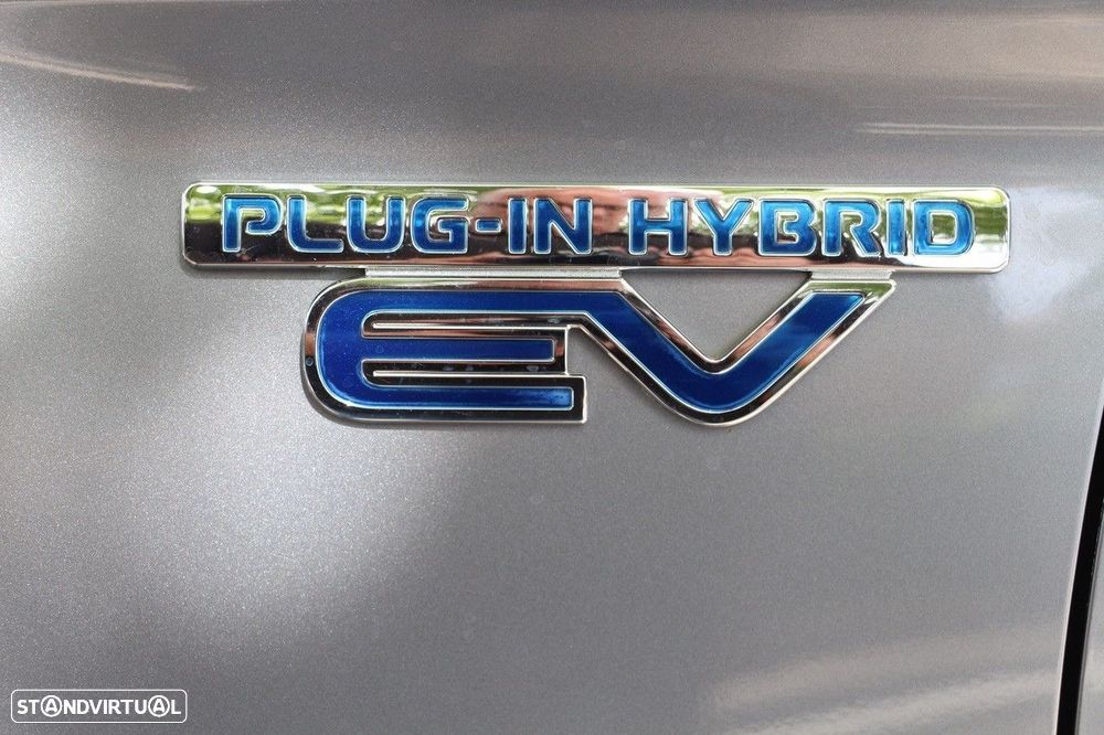 Mitsubishi Outlander 2.0 MIVEC Instyle Navi+ - 14