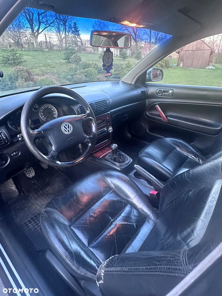 Volkswagen Passat 1.9 TDI Exclusive - 10