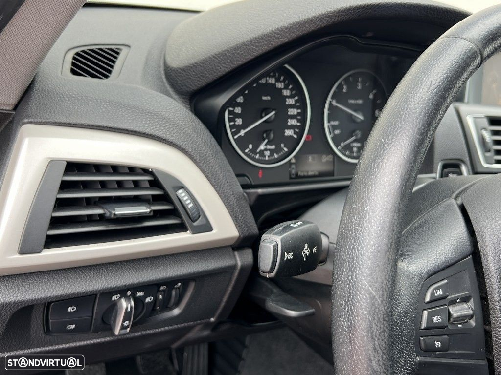 BMW 116 d Line Urban - 6
