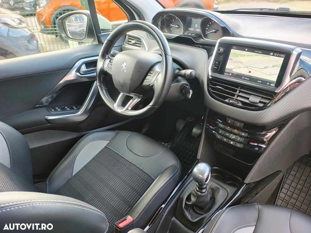 Peugeot 2008 PureTech 130 GPF Stop&Start Allure - 14