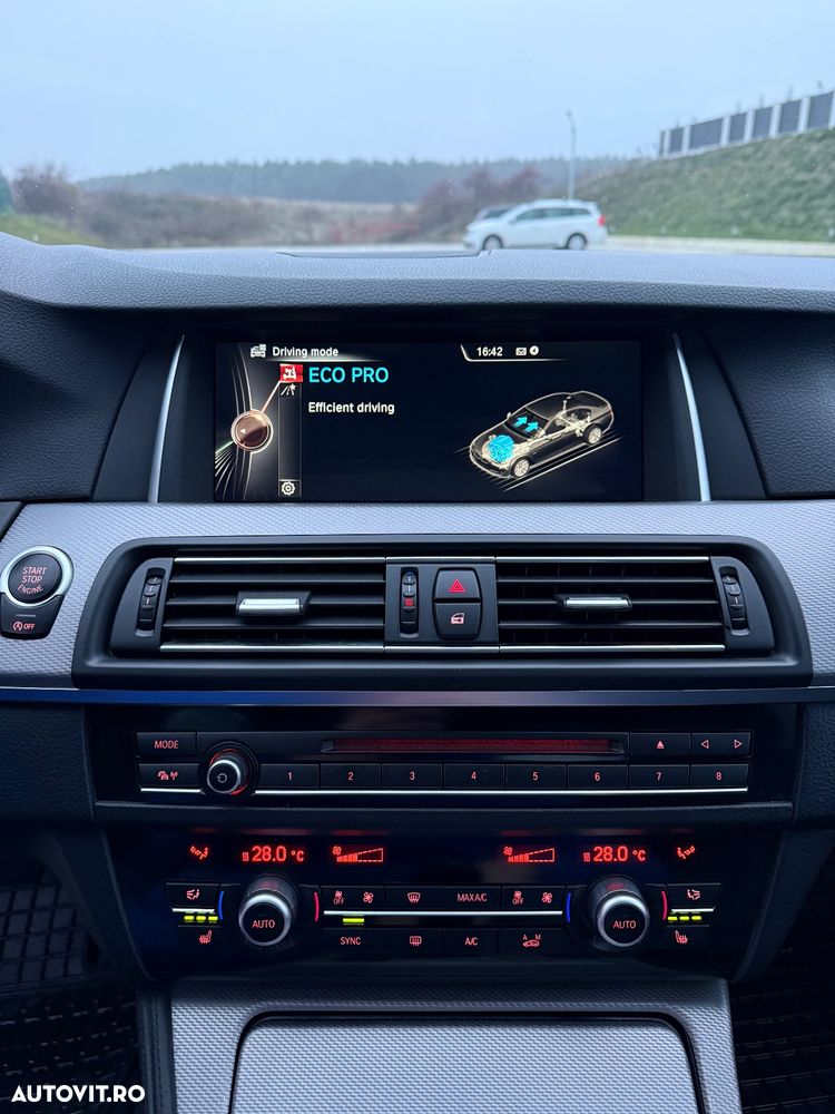 BMW Seria 5 530d xDrive Sport-Aut. Modern Line - 30