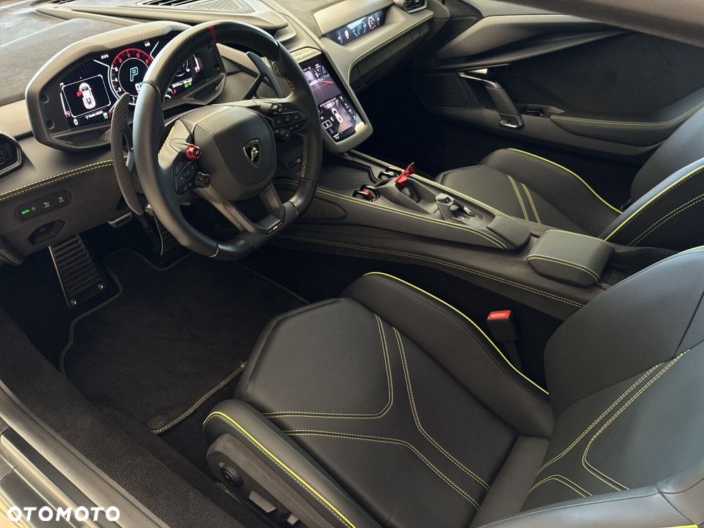 Lamborghini Revuelto - 7