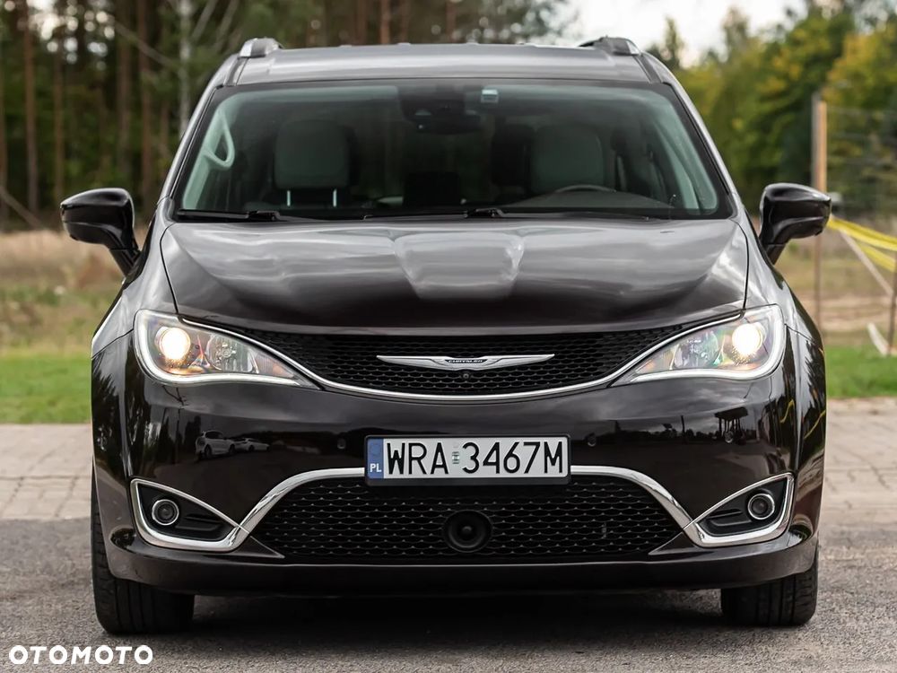 Chrysler Pacifica - 2