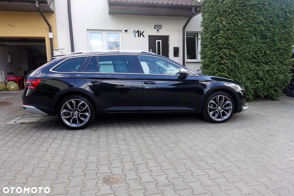Skoda Superb 2.0 TSI 4x4 Scout DSG - 3