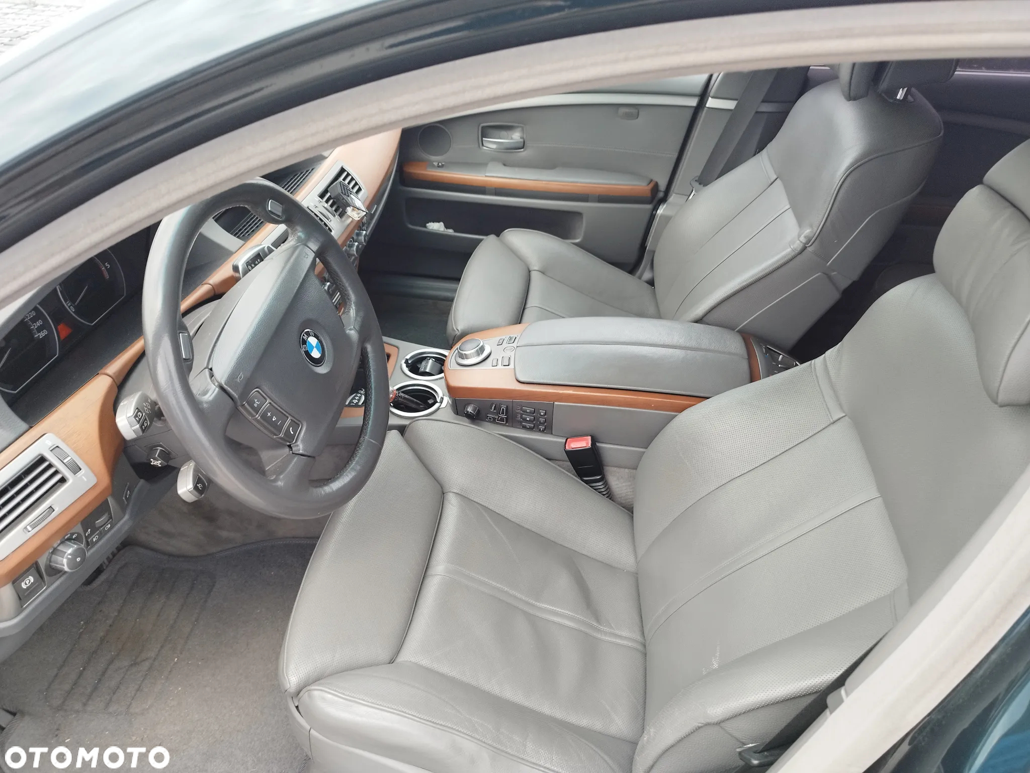 BMW Seria 7 745d - 12