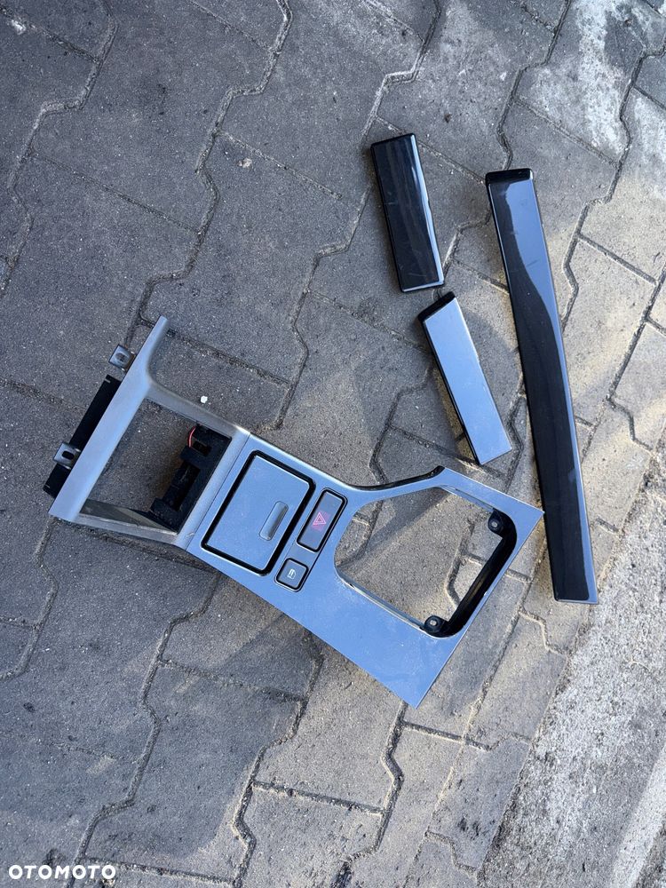 Dekory czarne black piano e39 na konsole i tunel - 1