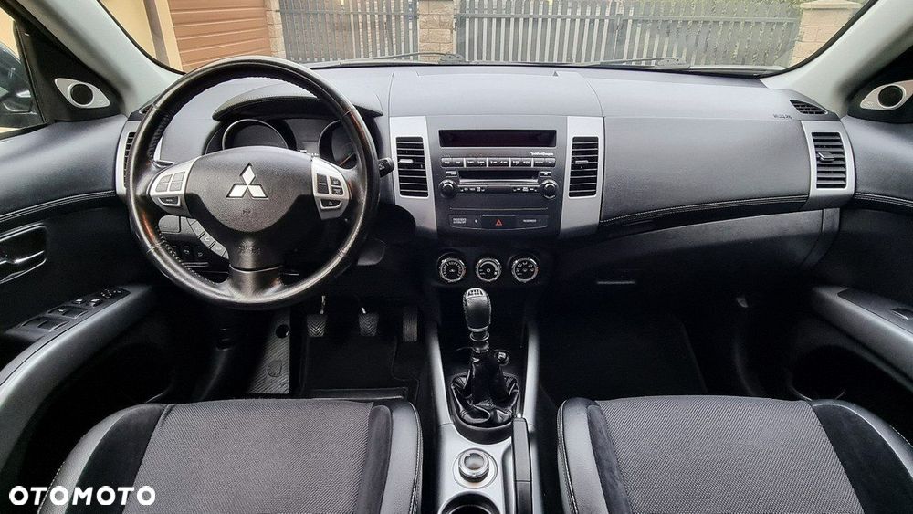 Mitsubishi Outlander - 14