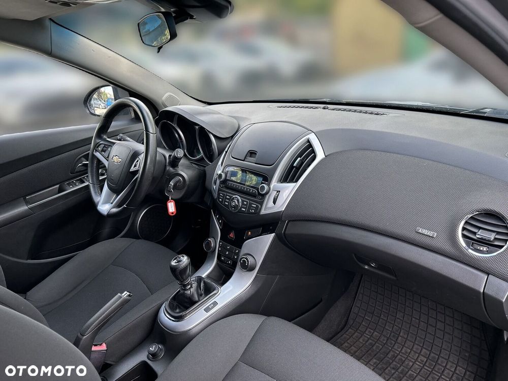 Chevrolet Cruze 1.6 LS - 16