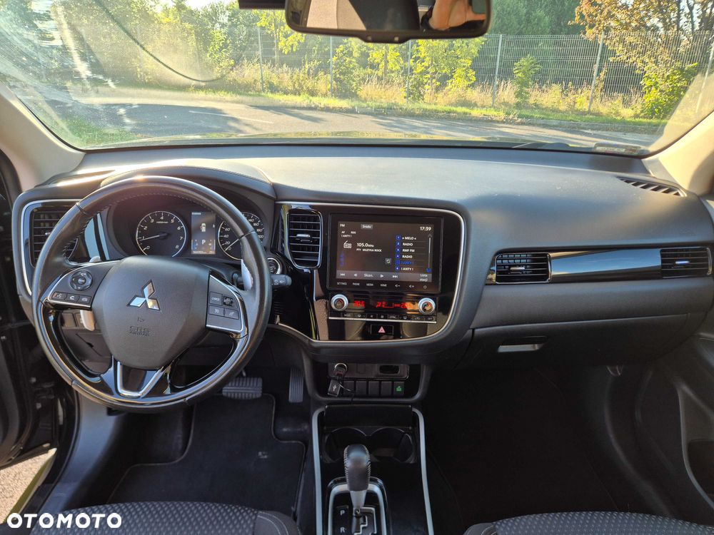 Mitsubishi Outlander - 7