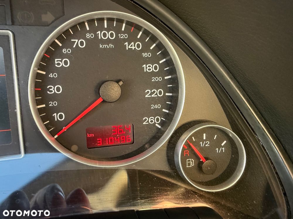 Audi A4 Avant 2.0 TDI - 11