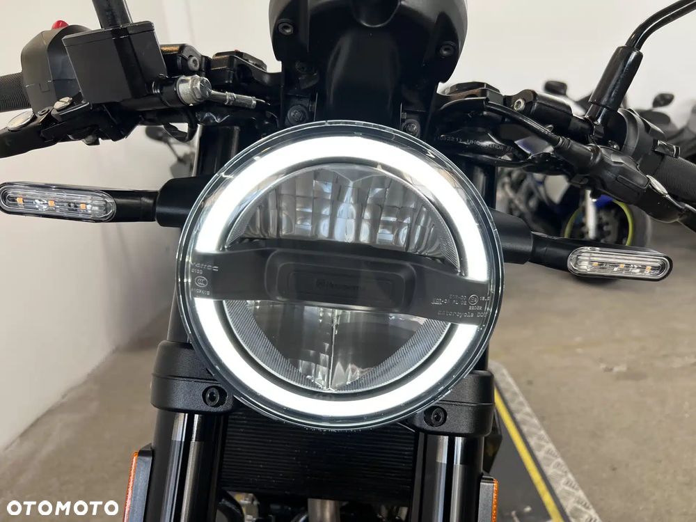 Husqvarna Vitpilen - 21