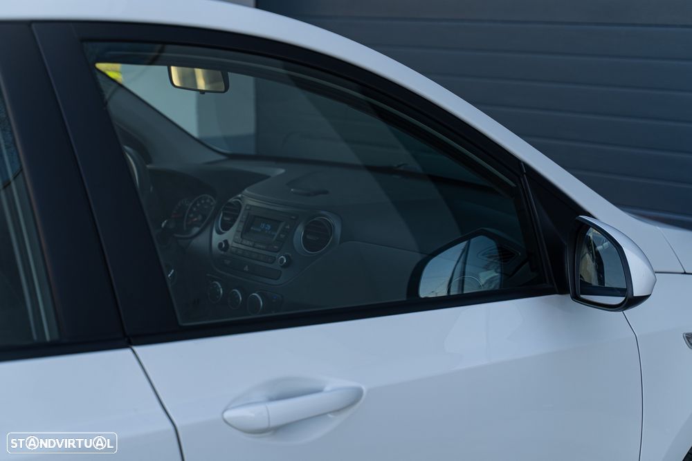 Hyundai i10 1.2 YES! Silver - 13