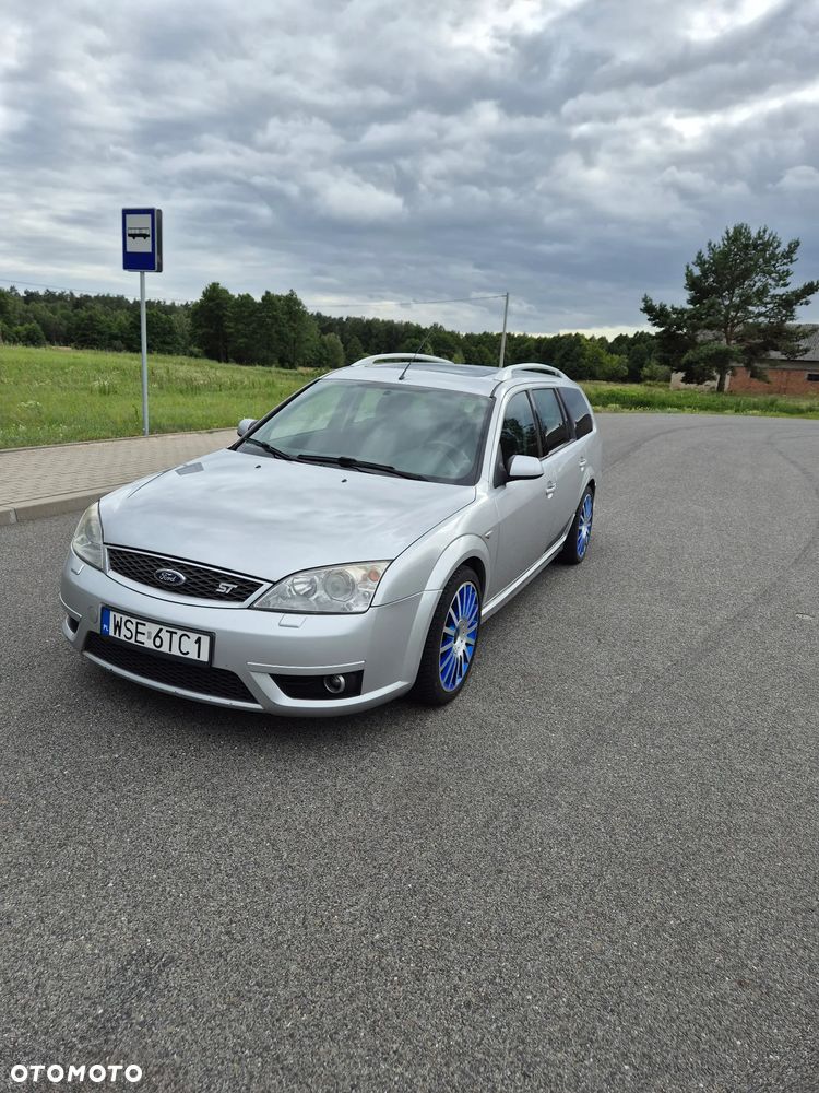 Ford Mondeo V6 ST 220 - 1