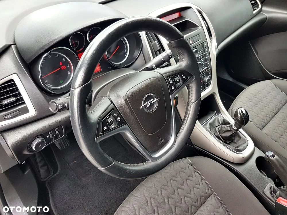 Opel Astra 1.4 Turbo Design Edition - 11