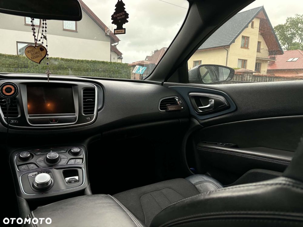 Chrysler 200 - 14