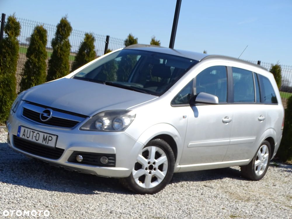 Opel Zafira 2.2 Enjoy - 2