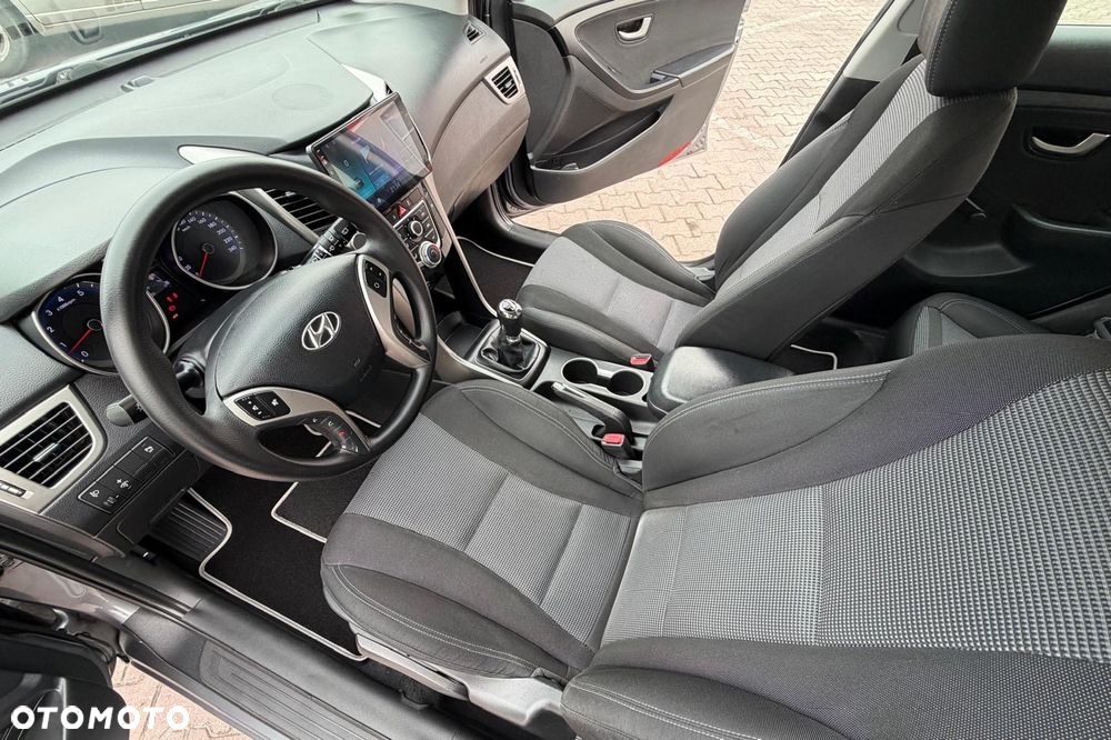 Hyundai i30 1.4 Premium - 12