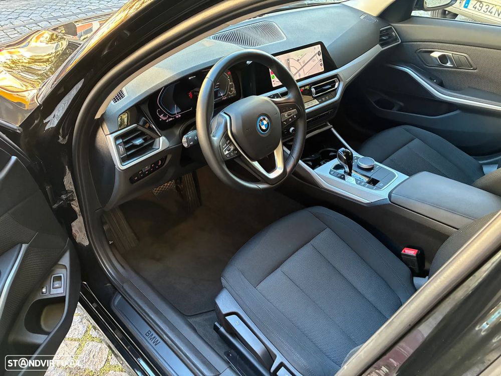 BMW 320 e Touring Corporate Edition Auto - 18