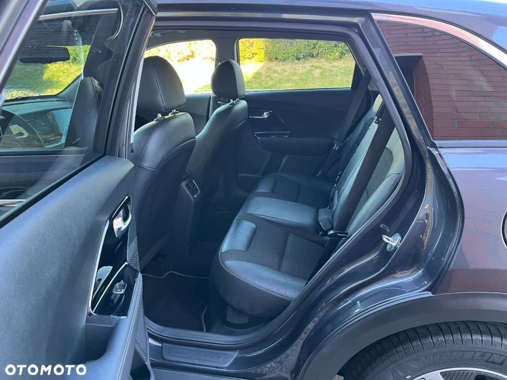 Kia Niro 1.6 GDI Hybrid L - 25
