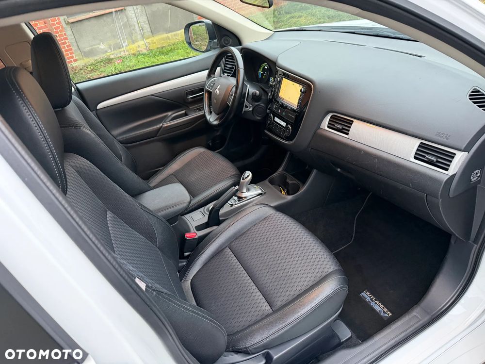 Mitsubishi Outlander 2.0 4WD - 9