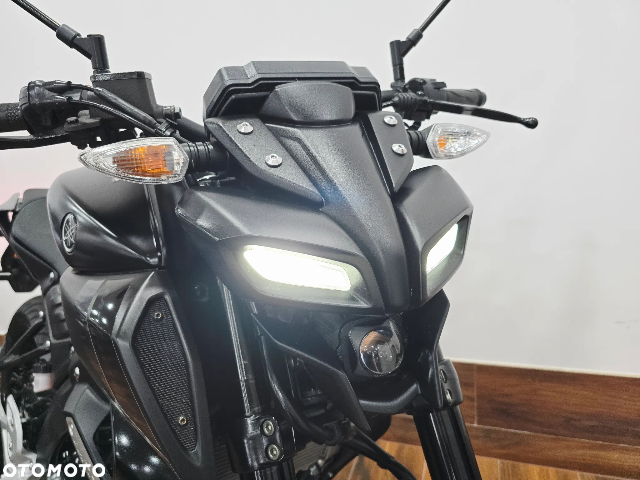 Yamaha MT - 16