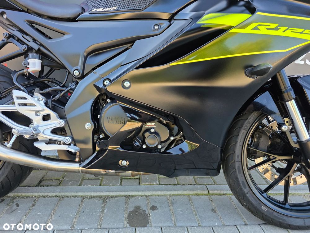 Yamaha YZF - 27