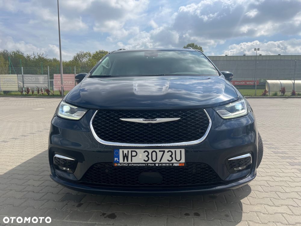Chrysler Pacifica - 2