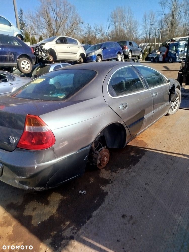 Chrysler 300 na części - 8