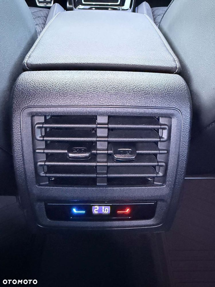 Volkswagen Golf 1.5 eTSI mHEV R-Line Plus DSG - 38