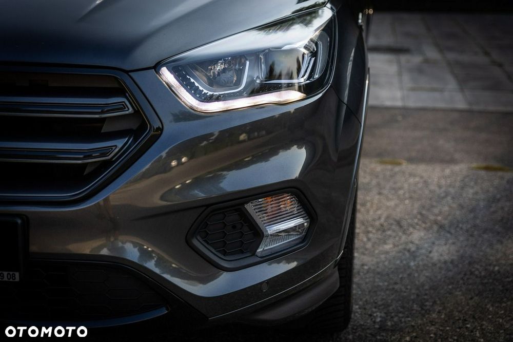 Ford Kuga 1.5 EcoBoost 2x4 Titanium - 25