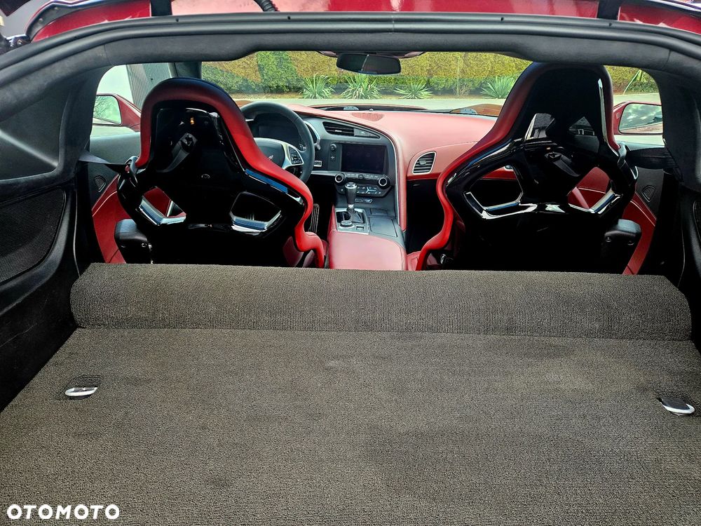 Chevrolet Corvette - 12