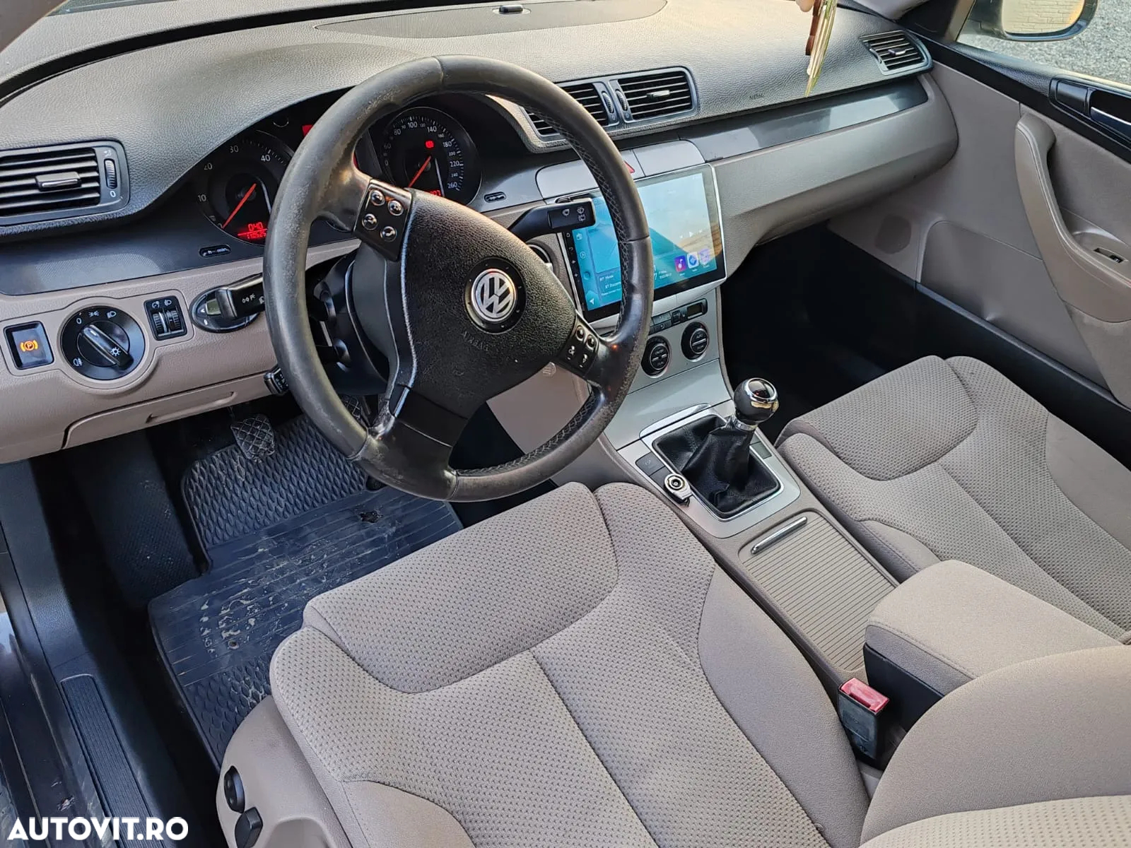 Volkswagen Passat - 4