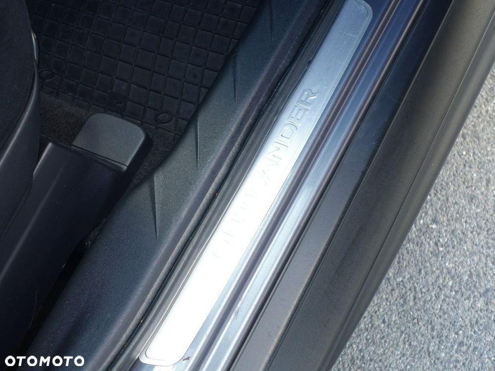Mitsubishi Outlander 2.4 4WD Intense - 26