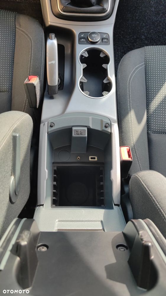 Ford Grand C-MAX - 31
